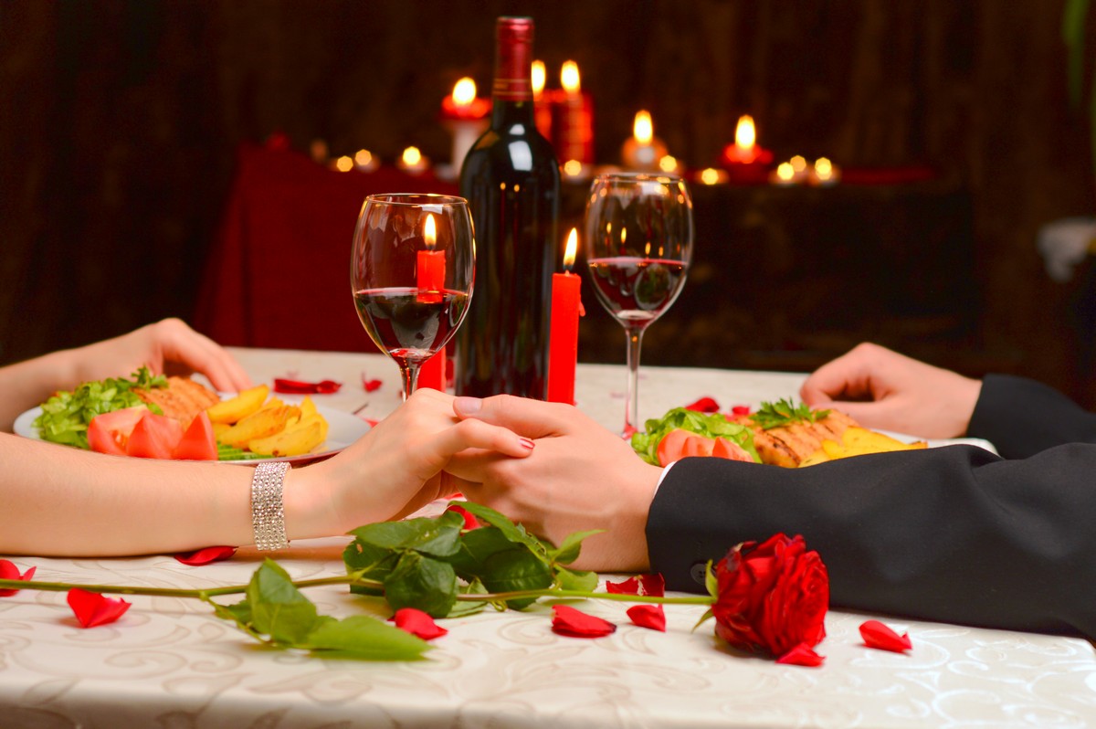 Романтический ужин: как провести время вдвоем, что можно приготовить, как скрасить время и провести его с пользой, получая максимум положительных эмоций