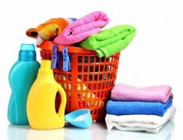 Миниатюра к статье Как удалить пятна с одежды в домашних условиях