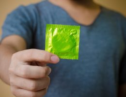 Миниатюра к статье Что важно учесть выбирая презервативы?