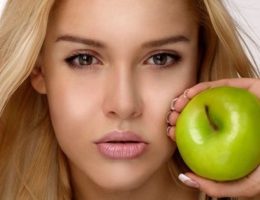 Миниатюра к статье Яблочный уксус в косметологии: применение для лица, волос и тела
